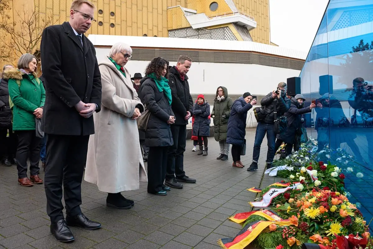 Kulturstaatsministerin gedenkt am Denkmal für die Opfer der nationalsozialistischen „Euthanasie“-Morde
