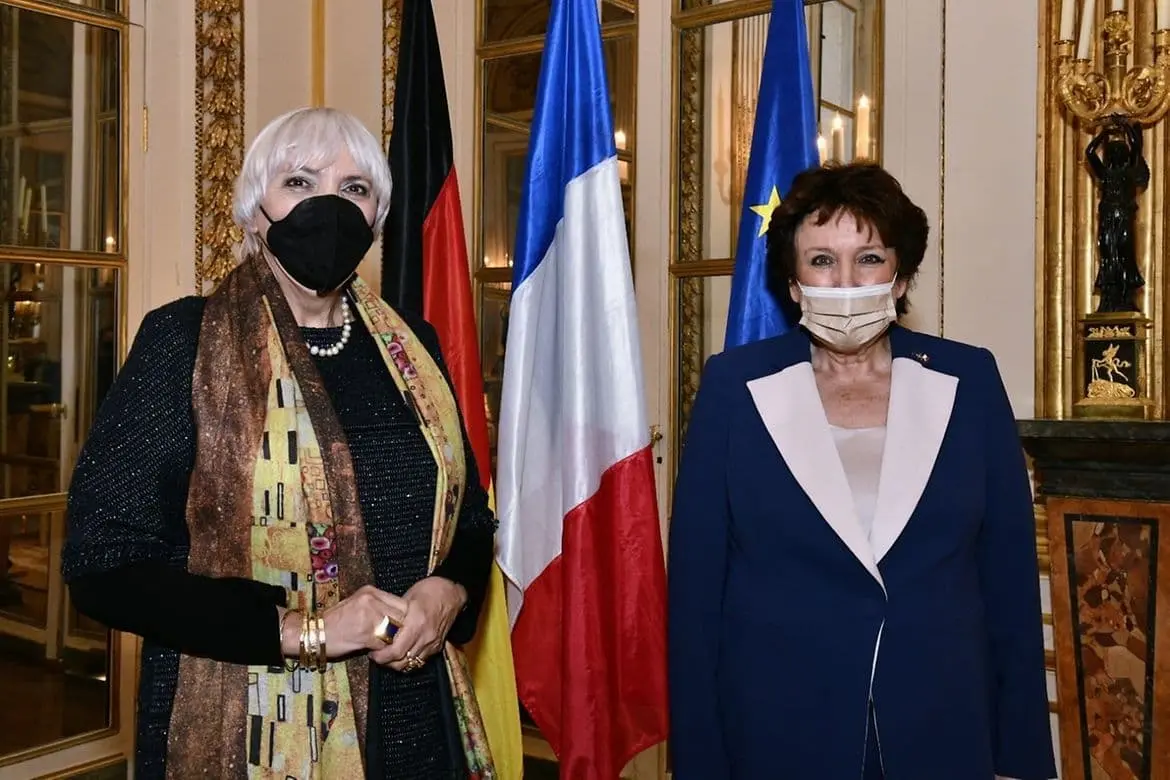 Ihr erster Termin führte Kulturstaatsministerin Roth ins französische Kulturministerium, wo sie ihre Amtskollegin Roselyne Bachelot-Narquin traf.